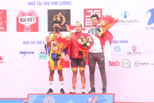 SEA Games 31: Chàng trai dân tộc Thái quê Sơn La “giật” huy chương vàng trong đua xe đạp - Ảnh 3.