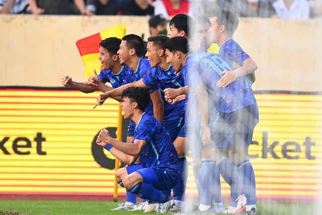 Defeating Indonesia U23 after 120 minutes, U23 Thailand meets U23 Vietnam in the final - Photo 1.