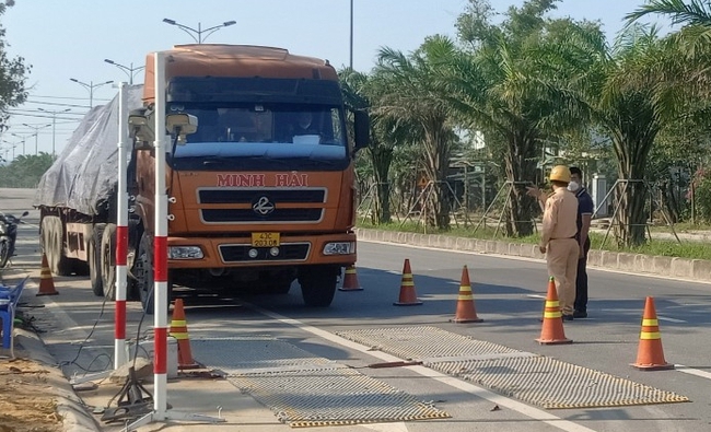 Thừa Thiên Huế: Thu hồi phù hiệu 237 ô tô kinh doanh vận tải vi phạm tốc độ  - Ảnh 2.