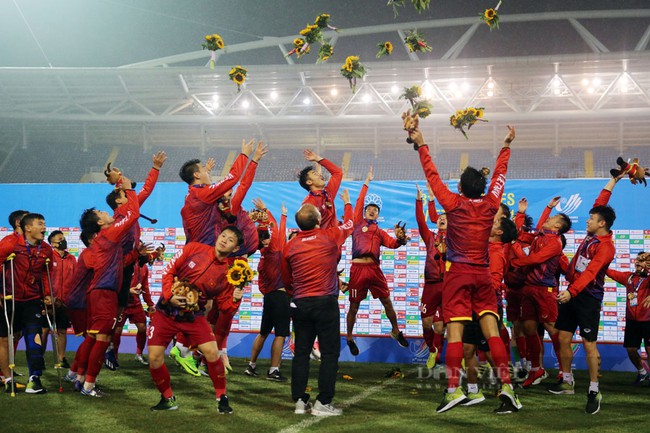 Records were set by U23 Vietnam after winning the 31st SEA Games gold medal - Photo 1.