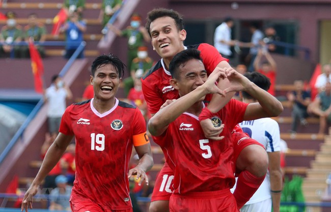 Hạ U23 Malaysia trên loạt đá luân lưu, U23 Indonesia giành HCĐ SEA Games 31 - Ảnh 1.