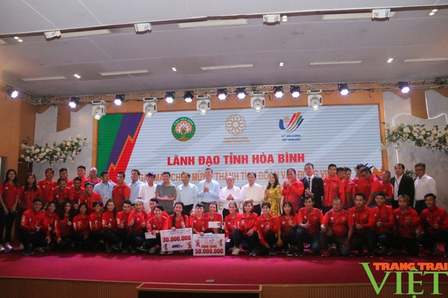Hoà Bình: Gặp mặt, chúc mừng Đoàn VĐV đội tuyển đua xe đạp Quốc gia Việt Nam thi đấu SEA Games 31 - Ảnh 2.