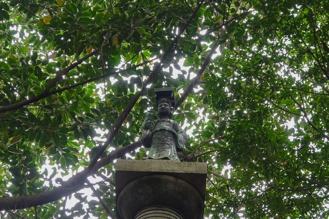 Bức tượng đồng cổ hàng trăm năm tuổi của vua Lê Thái Tổ nằm bên hồ Gươn ít người biết đến - Ảnh 4.