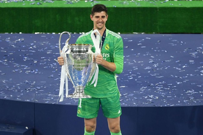 Chùm ảnh Real đăng quang chức vô địch Champions League 2021-2022 - Ảnh 8.