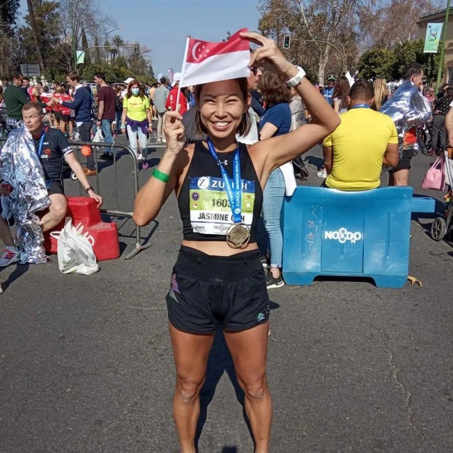 Nữ VĐV Singapore 42 tuổi thi marathon SEA Games: Tuổi tác chỉ là con số - Ảnh 1.