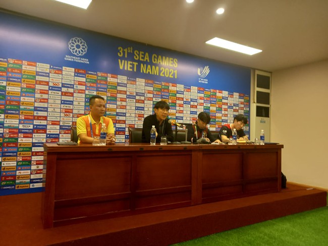 Thua thảm, HLV U23 Indonesia “trách móc” chủ nhà Việt Nam - Ảnh 1.