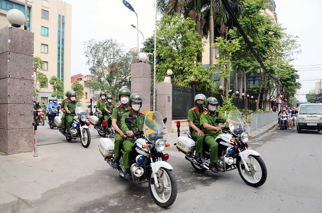 Quận Hà Đông (Hà Nội) mở đợt cao điểm bảo đảm an ninh trật tự hướng tới SEA Games 31 - Ảnh 2.