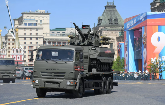 Nga duyệt binh hoành tráng Ngày Chiến thắng: Loạt khí tài 'khủng' xuất hiện trên Quảng trường Đỏ - Ảnh 3.