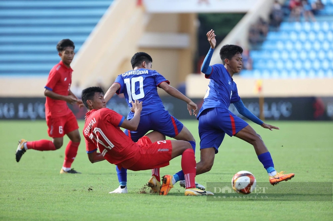 Chơi áp đảo, U23 Campuchia đại thắng U23 Lào  - Ảnh 1.
