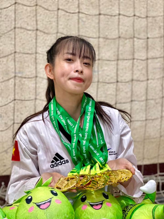 Châu Tuyết Vân giành 4 HCV Giải taekwondo Đại hội thể thao TP.HCM 2022 - Ảnh 4.