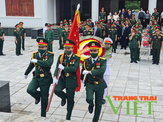 Điện Biên: Truy điệu, an táng 6 hài cốt liệt sĩ quân tình nguyện Việt Nam hy sinh tại Lào   - Ảnh 3.