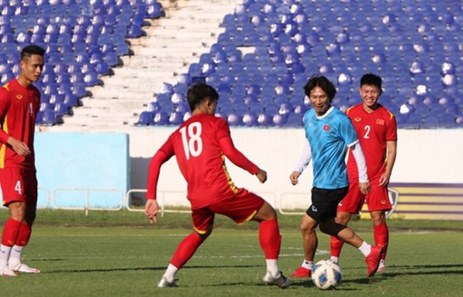 HLV Gong Oh-kyun bất ngờ chê bai cầu thủ Indonesia - Ảnh 2.