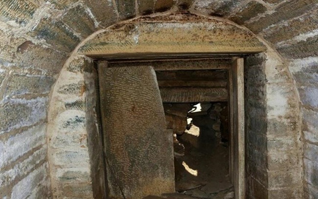 Kẻ trộm mộ xui nhất lịch sử: Nằm bên châu báu suốt nghìn năm - Ảnh 10.