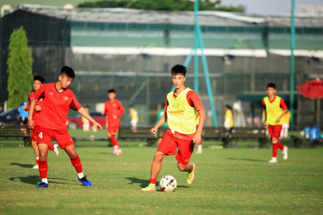 U19 Việt Nam &quot;mất&quot; cầu thủ vì bận... thi đại học - Ảnh 2.