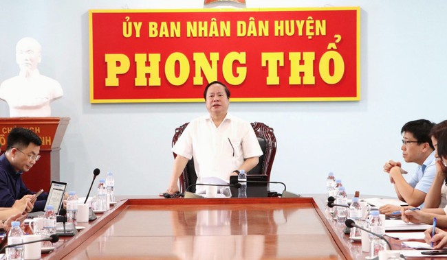 Kiểm tra công tác chuẩn bị kỳ thi tốt nghiệp THPT tại huyện Phong Thổ. - Ảnh 2.