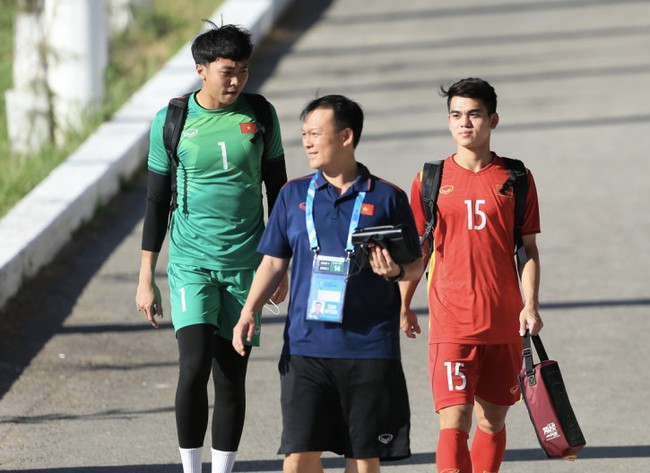 U23 Việt Nam gặp “sự cố”, đi nhầm vào sân tập của U23 Thái Lan - Ảnh 2.