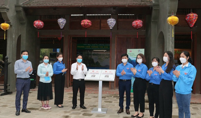 Ninh Binh: Installing many QR code scanning points to help visitors look up information - Photo 1.