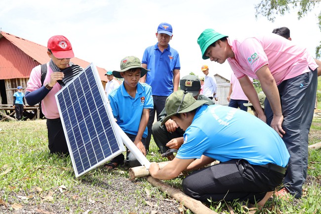 C.P. Việt Nam với hành trình mang ánh sáng lên vùng cao - Ảnh 3.