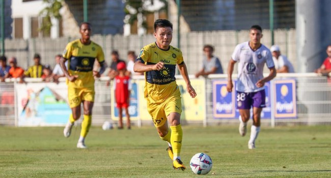 Hậu vệ gốc Việt trở lại Ligue 2, làm đối thủ của Quang Hải - Ảnh 1.