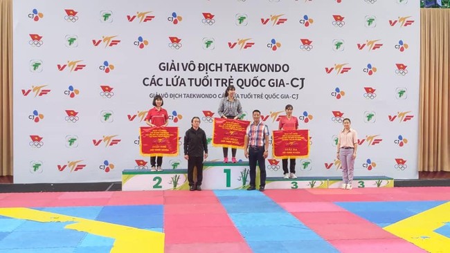 TP.HCM giành ngôi đầu Giải Taekwondo các lứa tuổi trẻ toàn quốc 2022 - Ảnh 4.