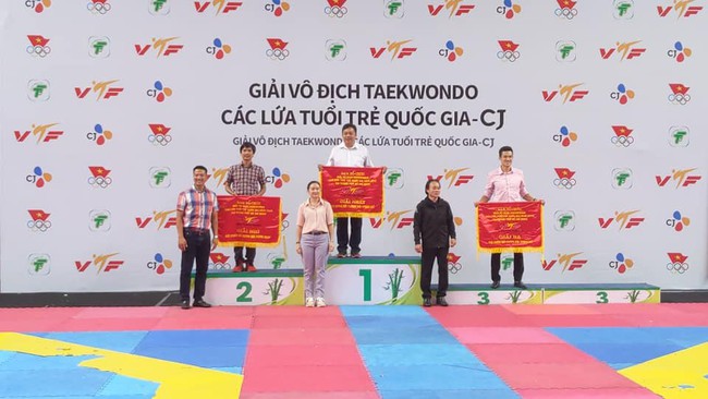 TP.HCM giành ngôi đầu Giải Taekwondo các lứa tuổi trẻ toàn quốc 2022 - Ảnh 2.