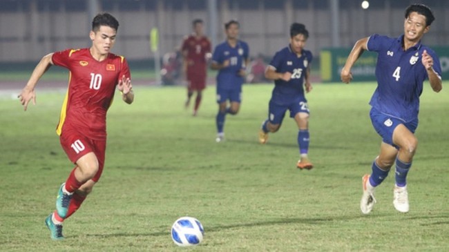 Vietnam U19 captain honored by famous football Twitter - Photo 1.