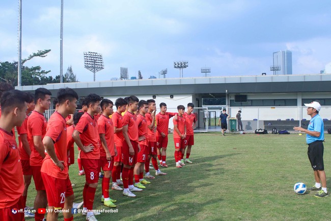 VFF vực dậy tinh thần U19 Việt Nam, hướng tới U20 châu Á 2023 - Ảnh 2.