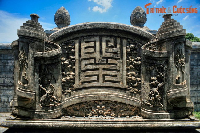 Choáng ngợp vẻ tráng lệ của lăng mộ vợ cả vua Đồng Khánh - Ảnh 7.