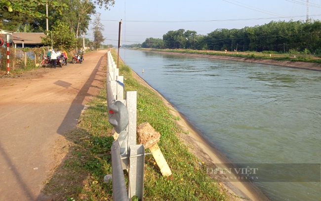Một tuyến kênh thủy lợi thủy lợi ở huyện Dương Minh Châu, Tây Ninh. Ảnh: Nguyên Vỹ