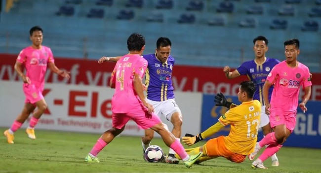 Đoàn Văn Hậu đá chính sau 19 tháng, Hà Nội FC hạ gục Sài Gòn FC - Ảnh 2.