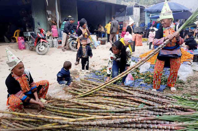 Về Sì Lở Lầu nghe người Mông, Dao Đỏ kể chuyện làm ăn - Ảnh 3.