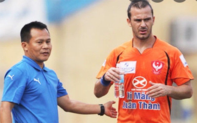 Không về Sài Gòn FC, HLV Lư Đình Tuấn sang Bình Dương làm thầy Tiến Linh - Ảnh 1.