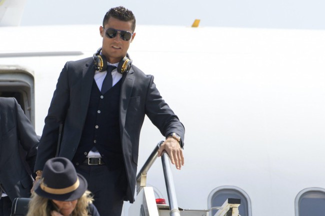 NÓNG: Ronaldo trở lại M.U, trực tiếp làm rõ tương lai với HLV Ten Hag - Ảnh 1.