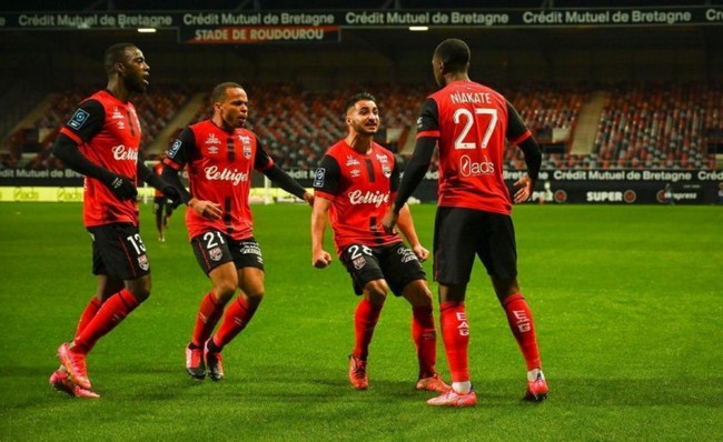 Guingamp - Đối thủ đầu tiên của Quang Hải ở Ligue 2 có gì đặc biệt? - Ảnh 1.