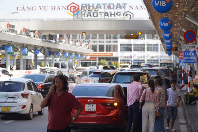 Đi 7km từ Tân Sơn Nhất, du khách Nhật bị taxi chặt chém 1,2 triệu đồng - Ảnh 3.