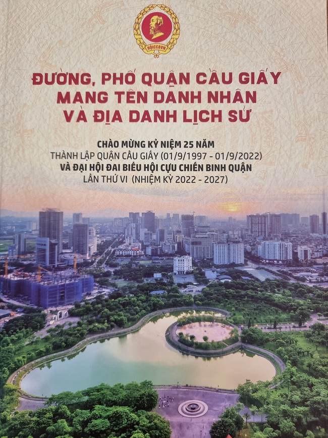 Phố Lưu Quang Vũ, Xuân Quỳnh vào sách kỷ niệm 25 năm thành lập quận Cầu Giấy - Ảnh 1.