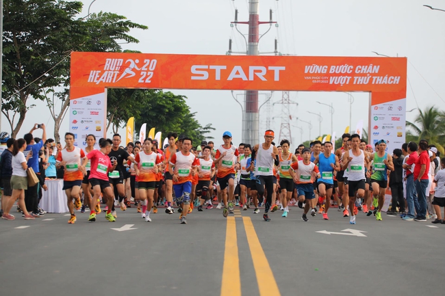 Run to Heart 2022: Tri ân lực lượng tuyến đầu chống Covid-19 - Ảnh 2.