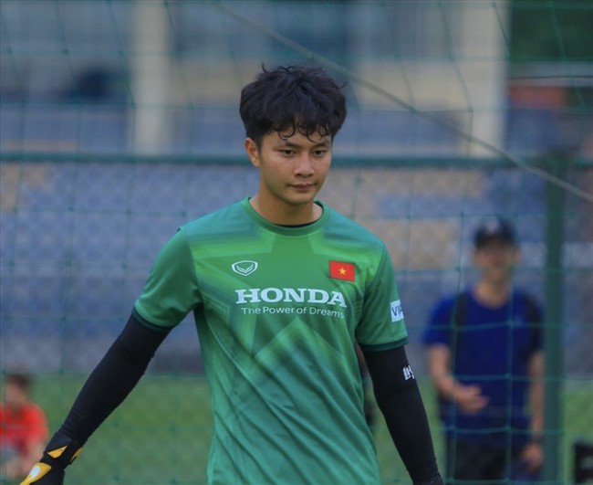 Thủ môn Cao Văn Bình - U19 Việt Nam: &quot;Gây sốt&quot; vì... quá điển trai - Ảnh 3.