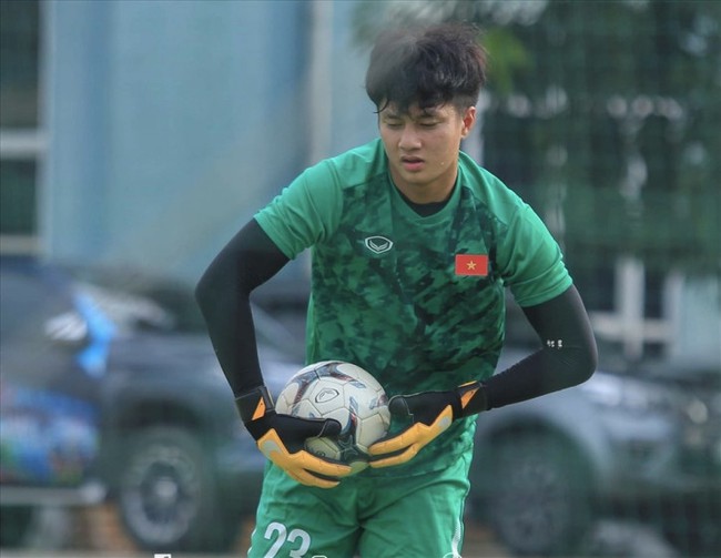 Thủ môn Cao Văn Bình - U19 Việt Nam: &quot;Gây sốt&quot; vì... quá điển trai - Ảnh 4.