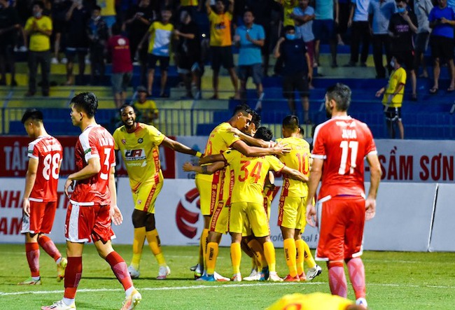 Kết quả vòng 10 V.League 2022: Phản lưới nhà, Viettel thua cay đắng - Ảnh 1.