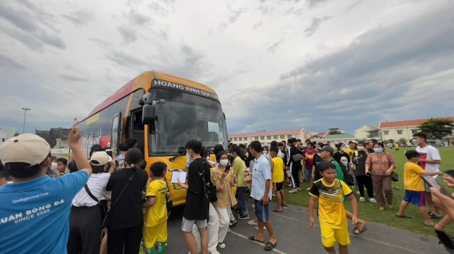 Thi đấu trầy trật, vì sao HAGL vẫn khiến cả V.League ngưỡng mộ? - Ảnh 1.