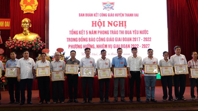 Thanh Oai: Tổng kết 5 năm phong trào thi đua yêu nước trong đồng bào công giáo   - Ảnh 2.