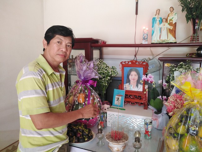 Cha của nữ sinh lớp 12 ở Ninh Thuận đau lòng kể lại cái chết của con mình trước ngày thi THPT  - Ảnh 1.
