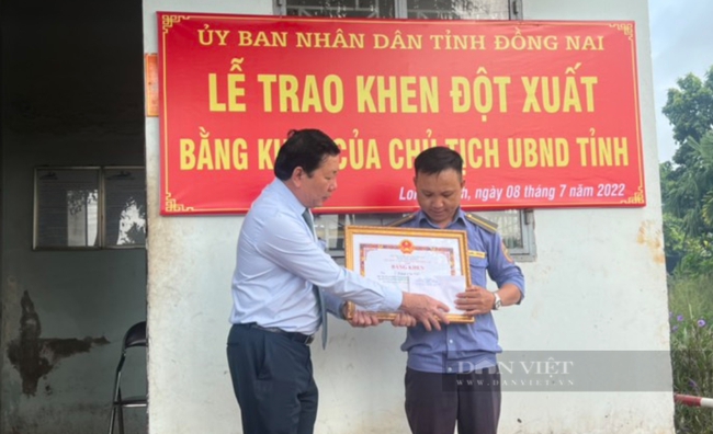 Chủ tịch UBND tỉnh Đồng Nai tặng bằng khen cho nhân viên gác chắn đường sắt liều mình cứu người - Ảnh 1.
