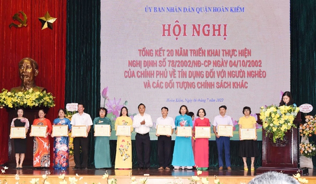 Hoàn Kiếm: 1.200 hộ dân được vay vốn phát triển kinh tế từ Ngân hàng Chính sách xã hội - Ảnh 1.