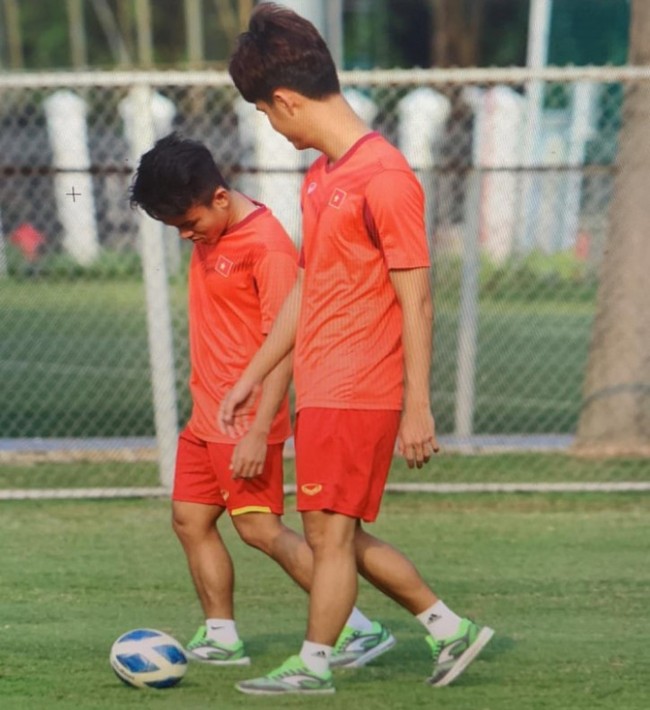 U19 Việt Nam nhận tin dữ từ hậu vệ lập hat-trick kiến tạo - Ảnh 2.
