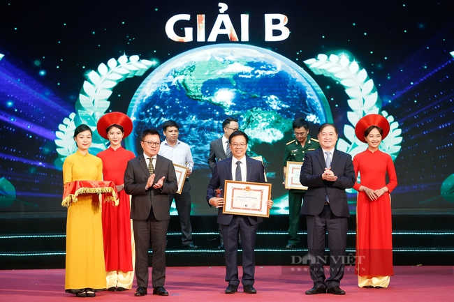 Báo NTNN/Dân Việt đoạt 2 giải A và B - Giải Giải báo chí Tài nguyên và Môi trường lần thứ VI - Ảnh 2.