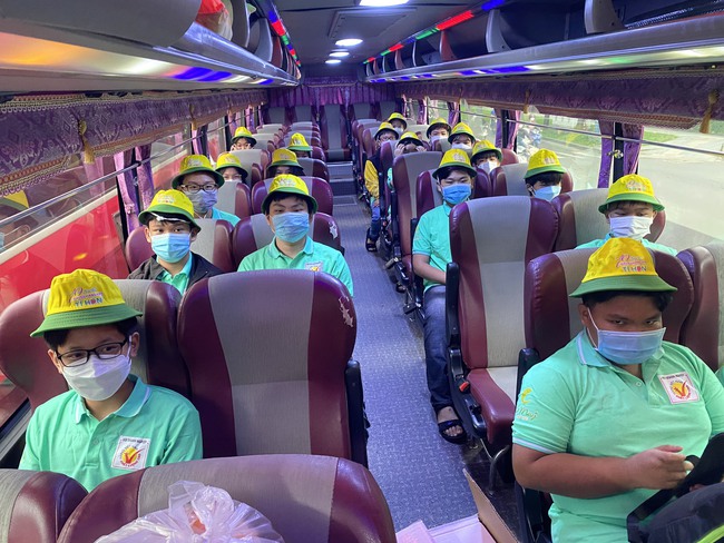 110 trẻ em mồ côi được tham gia “Trại hè Đại sứ hàng Việt tí hon lần 11” - Ảnh 4.