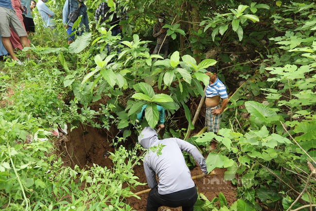 Vụ cô gái mất tích ở Hà Nội: &quot;Không có phương hướng vẫn phải tìm con, còn hơn nằm nhà&quot; - Ảnh 4.