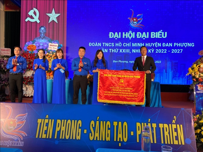 Bà Tạ Thị Ngọc Hân được bầu làm Bí thư Đoàn thanh niên huyện Đan Phượng - Ảnh 1.
